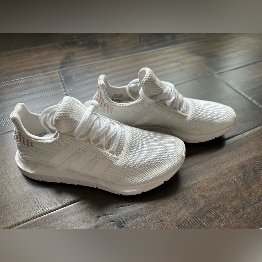Womens adidas swift run shoes